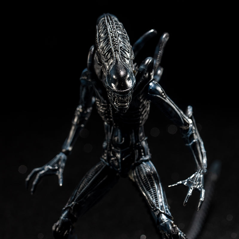 HIYA Exquisite Mini Series 1/18 Scale 5 Inch ALIENS Crouching Alien Warrior Action Figure