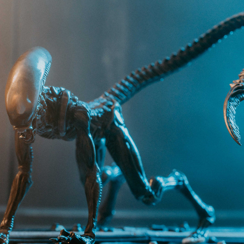 HIYA Exquisite Mini Series 1/18 Scale 5 Inch ALIEN³ Dog Alien Look Up Action Figure