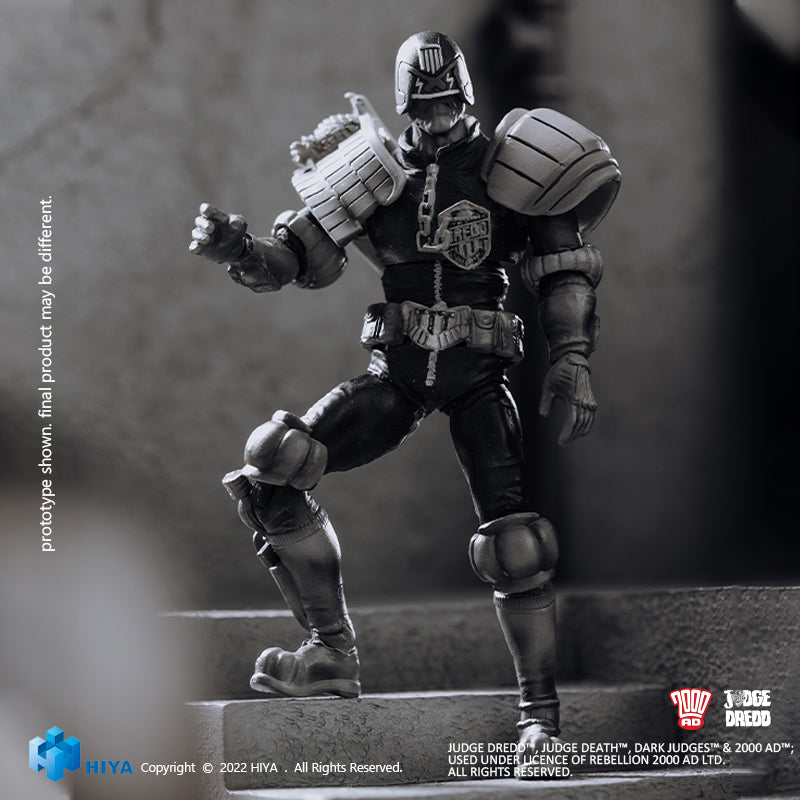 HIYA Exquisite Mini Series 1/18 Scale 4 Inch JUDGE DREDD Black and White Judge Dredd Action Figure