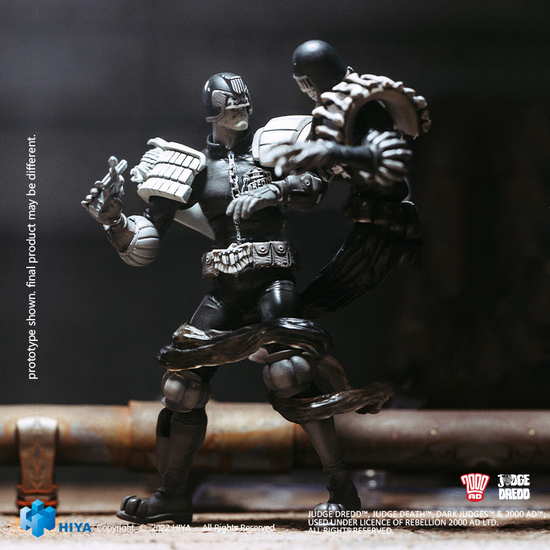 HIYA Exquisite Mini Series 1/18 Scale 4 Inch JUDGE DREDD SDCC Black and White Dredd VS Death Action Figure